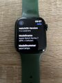 Apple Watch Series 7 41mm Aluminiumgehäuse-Grün mit Sportarmband in Clover (GPS