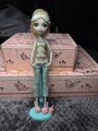 Lagoona Blue Dead Tired Trinkstation Monster High Puppe beide Flossen ausgestellt