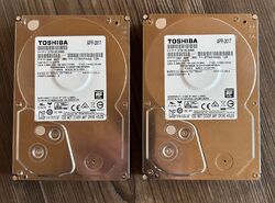 2 x Festplatte Toshiba DT01ACA300, 3TB, 7200RPM, 64MB, SATA 6,0GB/s, 3,5" Zoll