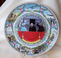 NEU VERPACKT ROYAL WORCESTER TELLER 50 JAHRE JUBILÄUM V.E. DAY CHURCHILL QUEEN MUM