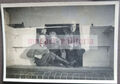 Orig. Foto WK2 Infanterie Rgt 44 Soldaten am Fenster   A002-126