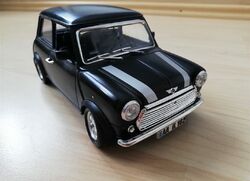 Burago Mini Cooper 1:16 Custom Modell, sehr guter Zustand. Wunderschön.