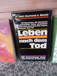 Leben nach dem Tod, von Dr. med. Raymond A. Moody, aus dem Bertelsmann Verlag