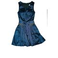 Laona Abend Cocktail Party Brautjungfern Kleid kurz Gr 34 XS Nieten Marine Glanz