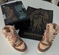 A) Adidas Rivalry Hi x  Star Wars Chewbacca 42 2/3 wie neu Sneaker Orig.-Karton