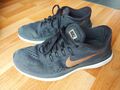 NIKE Damenturnschuhe / 38,5 schwarz 