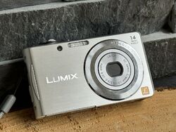 Panasonic Lumix DMC-FS16 Digitalkamera 14,1 MP 4xZoom LEICA   Silber