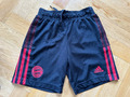 adidas FCB Kinder Fußball Shorts FC Bayern München, Gr. 140, schwarz/rot, wNeu