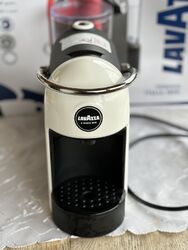 Lavazza A Modo Mio Espresso-Kaffeemaschine Jolie