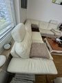 Schlafsofa Leder 4-Sitzer mit 3 Kissen Creme Schlafcouch Schlaffunktion, Hocker