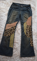 JEANS HOSE mit PATCHES Gr. M 40 mit Leo Print  weites Bein Schlag Stretch