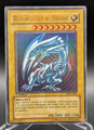 Blue-eyes white Dragon POOR SDK-G001 1. Edition German Starter Deck Kaiba Yugioh