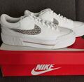 Nike  Sneaker WMNS Court Legacy Lift Weiß  EUR  41/42 Neuwertig 