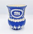 19. JAHRHUNDERT BLAUE JASPERWARE NEOKLASSIZISTISCHE VASE / GLAS um 1830 evtl. WEDGWOOD