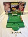 Retro Alan SHearer SHOOT OUT Fußballspiel. Tischplatte Originalkarton 1998