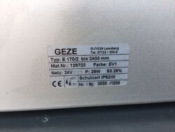 Geze  Scherenantrieb  E170/2 24 Volt Nr 128723. Bis 2400 mm FlügelbreiteGeze Oberlicht Öffner Elektrisch