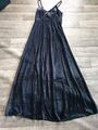 Elegantes leichtes Samtkleid mit Cut am Ausschnitt Gr.38 schwarz