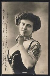 Ansichtskarte Schauspielerin L. Nanon in elegantem Kleid 1903 