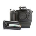 Nikon D1 + Sehr Gut (268527)