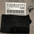 KORG Minilogue silber Synthesizer mit Tasche, Deck und Softbag