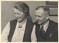 altes sw Foto Onkel Hugo & Tante Thea ca. 11,7 x 8,7cm Sammlungsauflösung F4386j