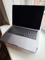 Apple MacBook Pro 13 " 2017 3,1 Ghz i5 16GB RAM 256GB Space Gray Touch Bar