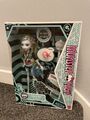 Neu 2024 Mattel Monster High Boo - Original Creeproduction Lagoona Blue Puppe & Haustier