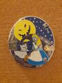 Fantasy Alice im Wunderland Nightmare Before Christmas Glow in the Dark Pin