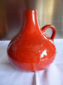 Vintage  Krug  Vase mit Henkel  Glasiert   rot,  markiert 52 / 15   aus 60/70 J.