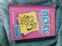 DORK Diaries 01. Nikkis (nicht ganz so) fabelhafte Welt von Rachel Renée Russell