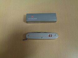 VICTORINOX Pioneer ALOX neu + OVP Jagdmesser Schweizer Taschenmesser NEU