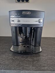 DeLonghi Magnifica ESAM 3000.B   Kaffeevollautomat - Schwarz