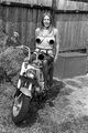 PHOTO -  EROTIK - NAKED BLONDE WOMAN ON HONDA MOTORRAD #34