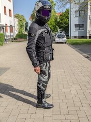 Motorradkleidung Vanucci wasserdicht, Helm und Schuhe