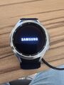 Samsung Galaxy Watch4 Classic SM-R890 46mm Edelstahlgehäuse mit Ridge Sport Band