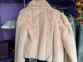 Guess Kunstpelzjacke rosa Größe S