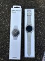 Samsung Galaxy Watch4 Classic 46mm  Edelstahlgehäuse mit Sportarmband - Schwarz