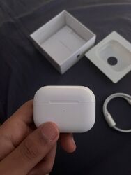 2022 Apple AirPods Pro (2. Generation) mit MagSafe Ladehülle weiß