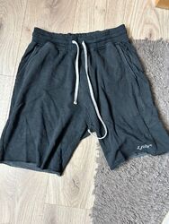 LFDY Shorts Gr. S in Grau, wenig getragen