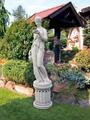 🔶Steinfigur Mia mit Sockel Skulptur Statue Säule Gartenfigur Säule BLACKFORM