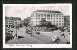 AK Halle a / Saale, Hotel Goldene Kugel am Riebeckplatz mit Strassenbahn 