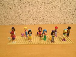 LEGO Friends Figuren 10 Stück mit Kopfbedeckung und Zubehör Puppen MIX *E172*