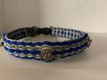 Hundehalsband, 4 cm breit Paracord blau -grau. mit 3 Ziernieten mit Pfoten