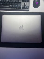 Apple MacBook Air 13 Zoll (256GB SSD, Intel Core i5 5.Gen, 2,70GHz, 8 GB) Laptop