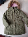 Olivegrüne Mädchen Winterjacke Gr. 110/116 mit Webpelzkragen