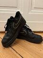 Nike Air Force 1 '07   Sneaker Turnschuh schwarz  gold - Gr 40 EU