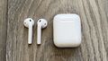 Apple AirPods 2. Generation A2032 mit Ladecase