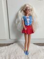 Mattel Barbie - A Day Of Shopping Shoppin' Fun Puppe blau Turnschuhe roter Rock