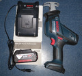 Bosch Professional Säbelsäge GSA 18 V-LI C + Bosch GAL 18v-40 + Bosch Akku 4.0Ah