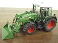 SCHUCO Fendt 313 Vario  mit Frontlader   1:32